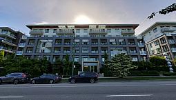 Spacious Modern 1 Bedroom /Den Suite Across From Langara Station