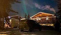 Cozy Log Home In The Heart Of Haines Junction