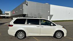 2015 Toyota Sienna Limited Awd - Leather / Dual Sunroofs