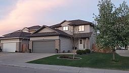 4 Bed, 3 1/2 Bath Family Home In Stonebridge!