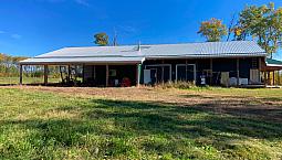 Hunting Lodge & 5 Quarters