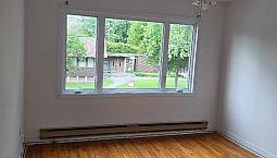 Appartement Lumineux Avec Planchers De Bois