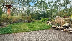 1-Bedroom Walkout In Executive Country Home
