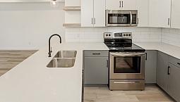 Luxury 3 Bed 2 Bath Suite In West Broadway With Skyline Views!