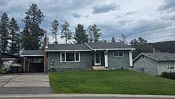 5 Bedroom/2.5 Bath Home In Beautiful Elkford Bc