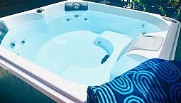 2brm Private Furnished W/utilities & Hot Tub Courtyard