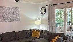 6 Bed 3 Bath West Abbotsford Home For Rent With Large Backyard