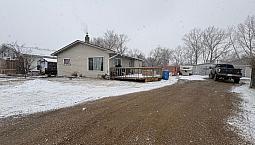 2 Bedroom - 1 Bath House In Midale