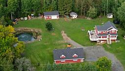 5-6 Bedrooms , 4 Baths Large Garage And Storage Shed 