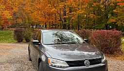 Volkswagen Jetta 2013 Manuelle Grise Avec RÉparations