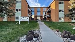 Spacious Top-floor Corner Unit In Desirable North Regina!