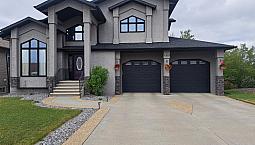 Beautiful House In Tofield For Sale