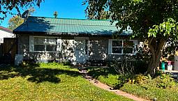 Great Starter Or Retirement Home!