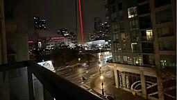 Bright 1 Bedroom + Den Condo In Entertainment District, Toronto