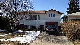 Bright Raised One-Bedroom Suite – Great Location