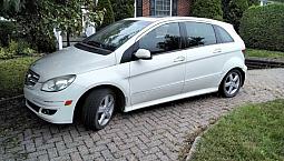 Mercedes •b200