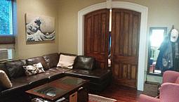 Century Home Charm, West Hamilton Walk To Locke! Parking Laundry