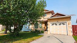 For Sale 3 Beds, 4 Washrooms Near Lrt (Basement Rented For $850)