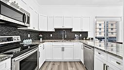 Beautifully Renovated Townhouse In Beltline, Calgary