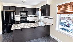 3 Bed 3 Bath Garage Airdrie Townhouse For Rent