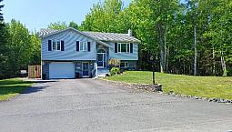 1999 Wellington Ave. Split-Level House In Stonegate Subdivision