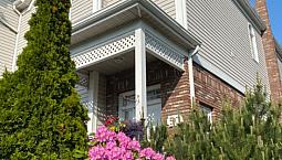 Centrally Located Beautiful Townhouse For Sale