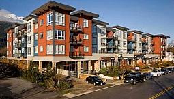 Spectacular 2 Bdr /den In Beautiful Squamish