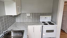 2 Br Upper Duplex In West K Avail Aug 1St