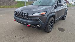 2016 Jeep Cherokee Trailhawk     115  Km