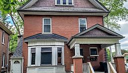 2 Bedroom Apartment In The Avenues!