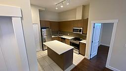 Spacious 2 Bedroom 2 Bath Condo Surrey Central 