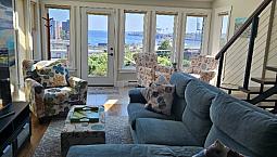3 Br/2.5 Ba Garden Home With Magnificent Views