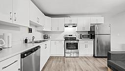 Spacious & Bright 1-Bedroom Suite