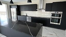 Stunning Penthouse 3 Bed 2.5 Bath Personal Rooftop Hot Tub