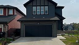 3-Bedroom Walkout Home With Double Garage & Bonus Room