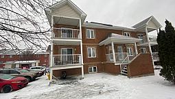 1360 Pi Ça Le Plateau 1Ie Mois $595. English In Description