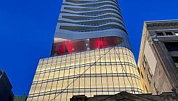 Modern Fully Furnished Top Floor Corner Studio