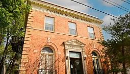 High Ceiling Bachelor $1700 Plus Hydro Includes 1 Parking Space