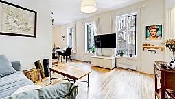 Superbe Maison En Rangée, 2 Étages, Cours Intérieure, 1 Stat