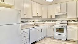Century Park - Modern Newly Renovated 2 Bedroom Apt