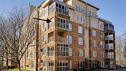 Condo 4 1/2 À Louer 
