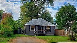 Cottage Style One Bedroom Lake St.