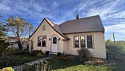 2 Bedroom 1 Bath Home Downtown Rossland