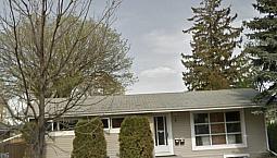 Main Floor 3-Bedroom Suite For Rent – Prime Location