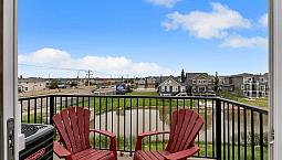 Modern 3-Bedroom Townhouse With Balcony And Garage