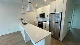 **3 Bed 2.5 Bath Duplex Suite For Rent In Crescentwood **