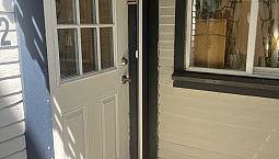 East Van Sunny 1 Bedroom Garden Suite:1599$ 