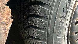Winter Tire With Ream 195/65 R15. (60-70%)