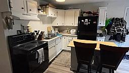 2 Bedroom, 1 Bathroom Suite.