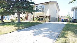 Fonda Se - 3 Bedroom 1.5 Bath Main Floor